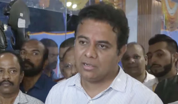 KTR: మోదీ యాక్టింగ్‌కు ఆస్కార్‌ ఖాయం: కేటీఆర్‌