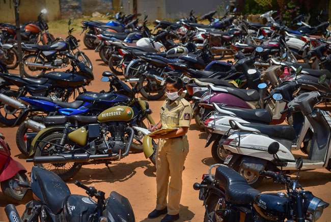 IN PICS: దేశవ్యాప్త లాక్‌డౌన్‌ చిత్రాలు