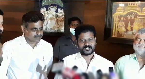 కాంగ్రెస్‌లో చేరికపై త్వరలో చెబుతా: కొండా | revanth-reddy-meets-konda ...