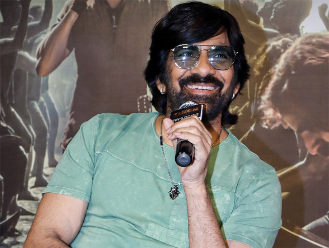 Ravi Teja: నువ్వు.. ఈ ప్రశ్న అడగొచ్చా?: అభిమానితో రవితేజ | ravi-teja ...