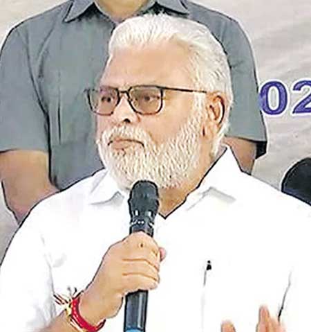 Ambati Rambabu: పవన్‌ వెనుక తిరుగుతున్న కాపులు పిచ్చోళ్లు: మంత్రి అంబటి ...