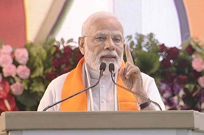 Narendra Modi: కేసీఆర్‌ కుమార్తె బాగుండాలంటే భారాసకు ఓటేయండి: మోదీ