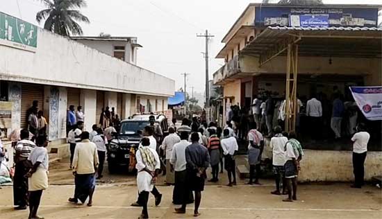 శ్రీకాకుళం జిల్లా నిమ్మాడలో ఉద్రిక్తత 