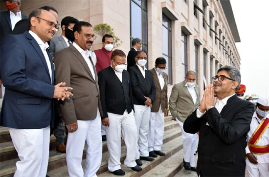 హైకోర్టులో జస్టిస్‌ రాకేశ్‌కుమార్‌కు ఘన సత్కారం