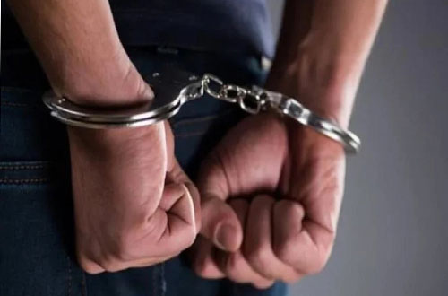 వాట్సాప్‌లో స్టేటస్‌.. యువకుడి అరెస్ట్‌