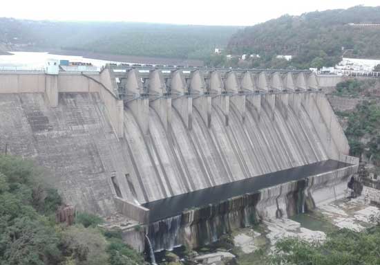 శ్రీశైలానికి పెరిగిన వరద ప్రవాహం