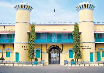 చెదిరిపోతున్న చరిత్ర