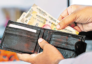 ఆదాయపు పన్ను ఏం మారలే!