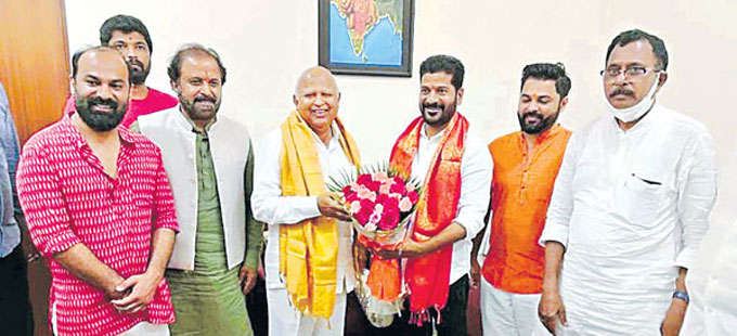 దేవేందర్‌గౌడ్‌తో రేవంత్‌ భేటీ - Vimarsana News