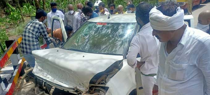 tirumala news: తిరుమల కనుమదారిలో ప్రమాదం: ఇద్దరికి తీవ్ర గాయాలు - Vimarsana News