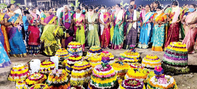 ప్రకృతి పంటతో బతుకమ్మలకు సద్దులు కడదాం - Vimarsana News
