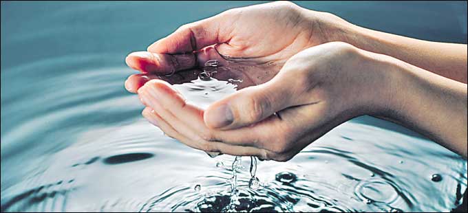 నీటి బొట్టును ఒడిసి పట్టు - Vimarsana News