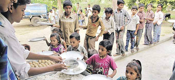 కాలే కడుపులపై కనికరం కరవు - Vimarsana News