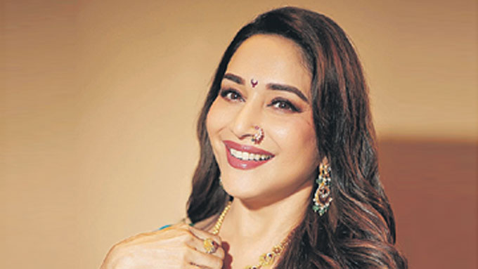 Madhuri Dixit మాధురికి ఇఫి ప్రత్యేక పురస్కారం Iffi 2023 Madhuri