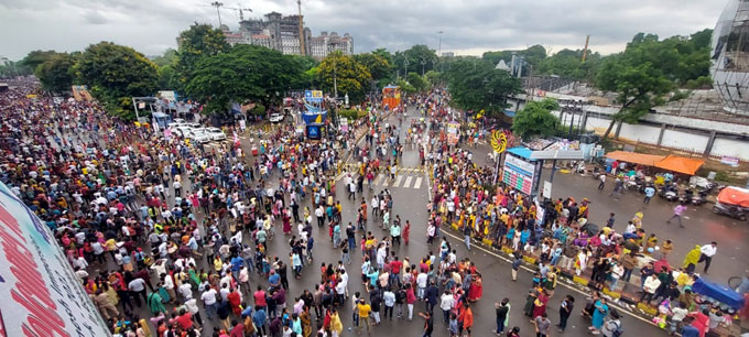 హైదరాబాద్‌: ట్యాంక్‌బండ్‌ వద్ద సందడి