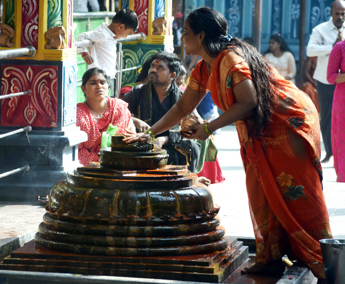 Nagula Chavithi : తెలుగు రాష్ట్రాల్లో ఘనంగా నాగుల చవితి వేడుకలు ...