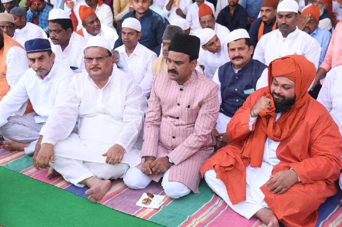 కడపలో రంజాన్ ప్రార్థనల్లో పాల్గొన్న మంత్రి అంజాద్ బాష