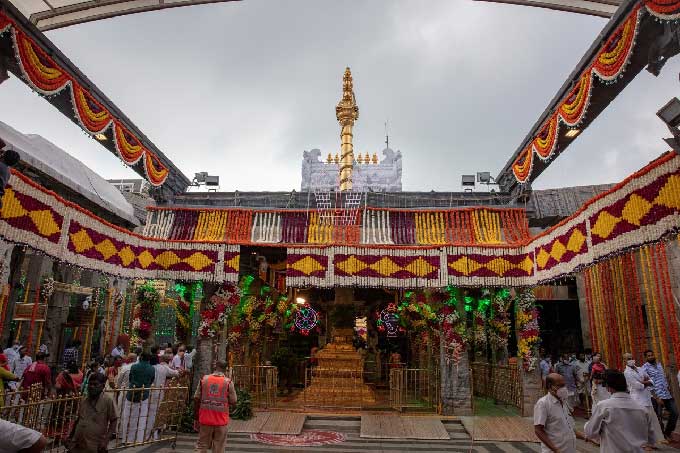 తిరుమల: ధ్వజారోహణంతో ప్రారంభమైన శ్రీవారి బ్రహ్మోత్సవాలు