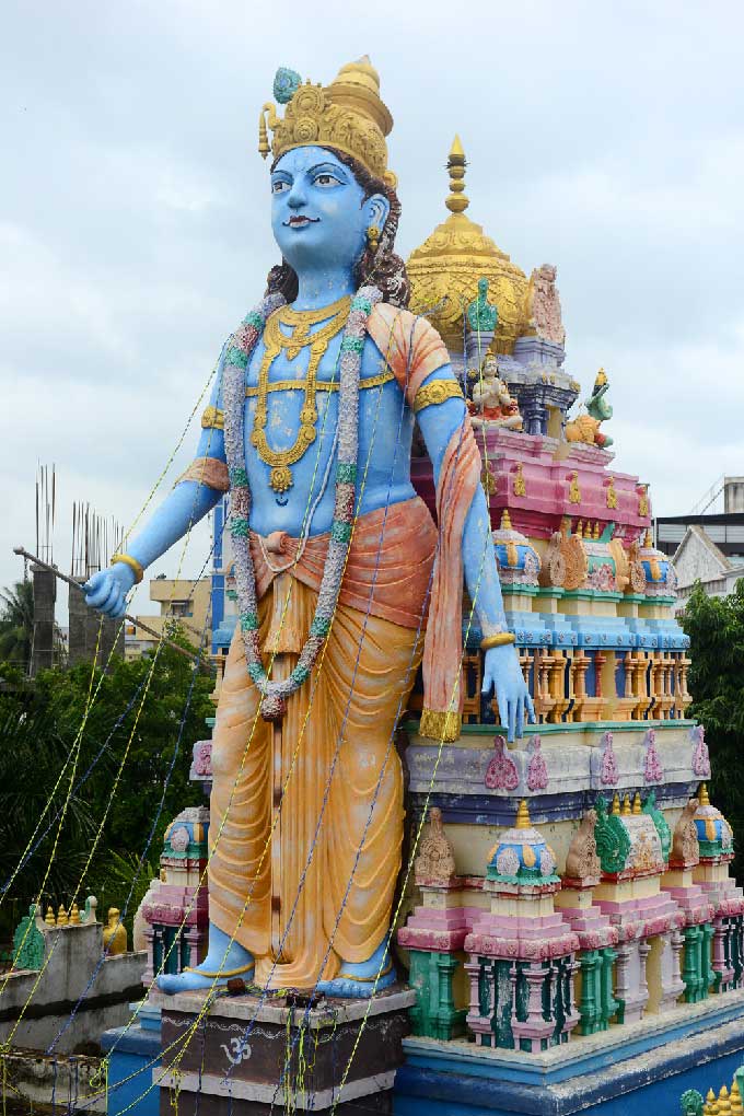 కర్నూలు: నంద్యాల చెక్‌పోస్టు వద్ద ఉన్న ఆలయంలో ఆకట్టుకుంటున్న కన్నయ్య విగ్రహం