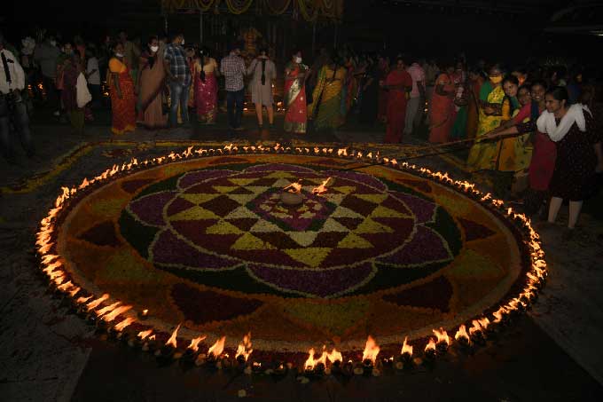 విజయవాడ: ఇంద్రకీలాద్రిపై కార్తిక పౌర్ణమి వేడుకలు