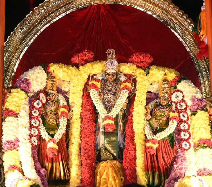 విజయవాడ: దుర్గమ్మ ఆలయంలో నిర్వహించిన నగరోత్సవం