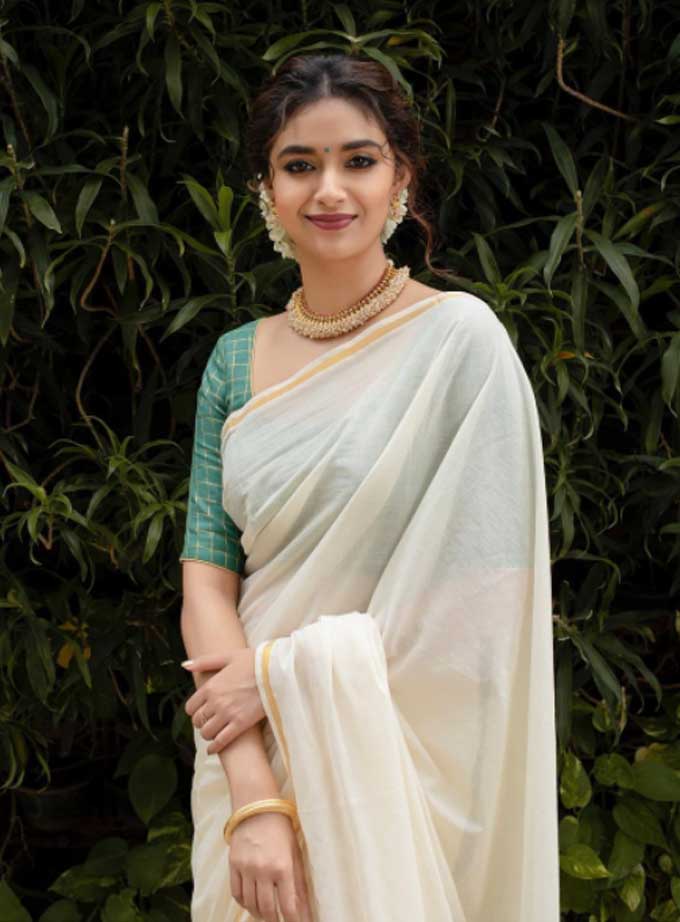 ఆమె కథానాయికగా ఎంట్రీ ఇచ్చి మొదటి చిత్రం ‘మాయ’. కోలీవుడ్లో ఈ సినిమా మిశ్రమ స్పందనలకే పరిమితమైంది.
‘మాయ’ అనంతరం కీర్తి నటించిన తొలి తెలుగు చిత్రం ‘నేను శైలజ’. ఇందులో ఆమె పాత్రకు యువత బాగా కనెక్ట్ అయ్యారు. అభిమానులుగా మారిపోయారు.