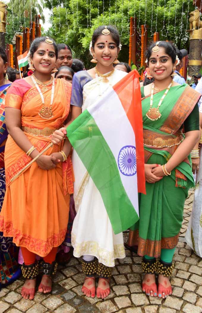 హైదరాబాద్లోని శిల్పారామంలో స్వాతంత్ర్య దినోత్సవ సంబరాలు