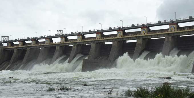 hyderabad : ఉద్ధృతంగా మూసీ నది ప్రవాహం | musi river water flow at hyderabad