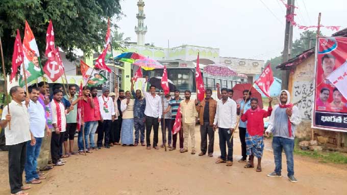 హకీంపేట బస్సు డిపో వద్ద..