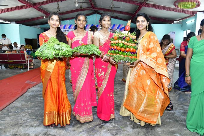 కరీంనగర్‌లో బతుకమ్మ వేడుకలు..