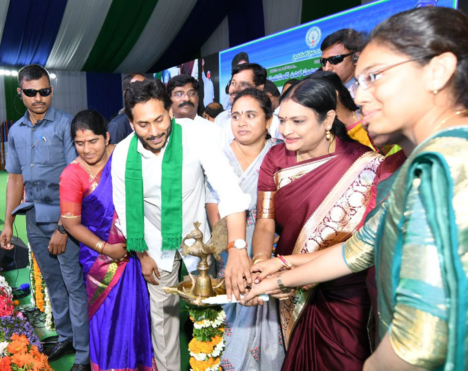 Anantapur: రైతు దినోత్సవ సభ | Raithu dinothavam in Anantapur
