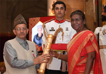 Padma Awards: పద్మ పురస్కారాలు అందజేసిన భారత రాష్ట్రపతి ద్రౌపది ముర్ము