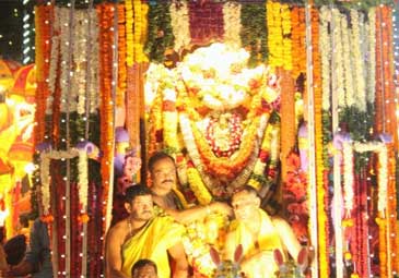 Hyderabad: కనులపండువగా బల్కంపేట ఎల్లమ్మ రథోత్సవం