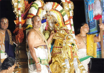 Tirumala: అశ్వవాహనంపై కల్కి అవతారంలో శ్రీ మలయప్ప స్వామి