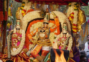 Tirumala: పుష్పక విమానంలో కృష్ణుడి రూపంలో శ్రీ మ‌ల‌య‌ప్ప స్వామి