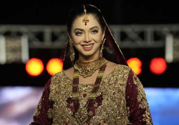 Bridal Fashion show : బ్రైడల్‌ ఫ్యాషన్‌ షో.. ర్యాంప్‌పై మెరిసిన మోడళ్లు