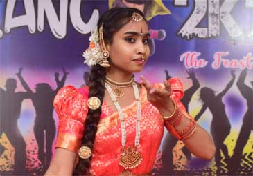 Hyderabad: కళాశాలలో కల్చరల్‌ ఫెస్ట్‌.. ఆకట్టుకున్న విధ్యార్థుల నృత్యాలు