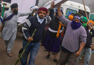 Farmers protest :  ‘దిల్లీ చలో’..  రైతులను  అడ్డుకున్న పోలీసులు