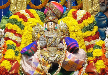 Tirupati: గోవిందరాజస్వామి  ఆలయంలో ఘనంగా తెప్పోత్సవం