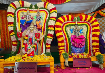 Srisailam: భృంగి వాహనంపై దర్శనమిచ్చిన భ్రమరాంబ మల్లికార్జున స్వామి