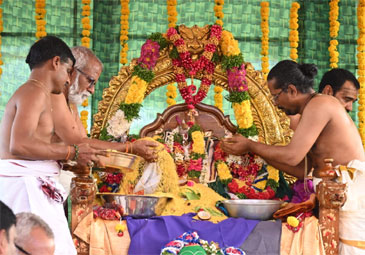 Sri Rama Navami: తెలుగు రాష్ట్రాల్లో వైభవంగా శ్రీరామ నవమి వేడుకలు