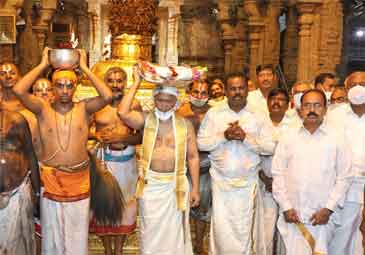 Tirumala: శ్రీవారి ఆలయంలో శాస్త్రోక్తంగా కోయిల్‌ ఆళ్వార్‌ తిరుమంజనం