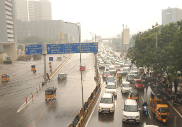 Rain: హైదరాబాద్‌లో దంచికొట్టిన వర్షం