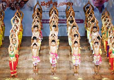 Azadi ka amrit mahotsav : వజ్రోత్సవాల్లో అలరించిన పేరిణి నృత్యాలు