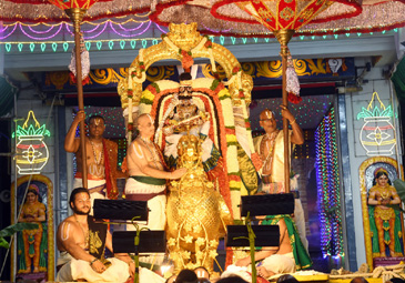 Tirumala: హంస వాహనంపై దర్శనమిచ్చిన శ్రీవారు