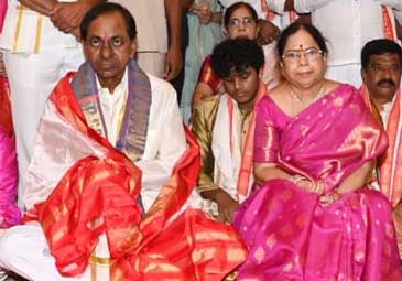 KCR: యాదాద్రి లక్ష్మీనరసింహస్వామిని దర్శించుకున్న సీఎం కేసీఆర్‌