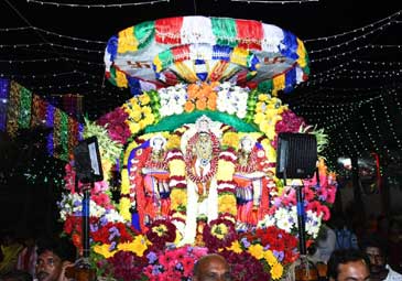 Viajayawada: విజయవాడలో కనులపండువగా నగరోత్సవం