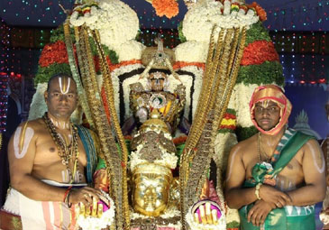 Tirumala: గరుడ వాహనంపై మలయప్పస్వామి