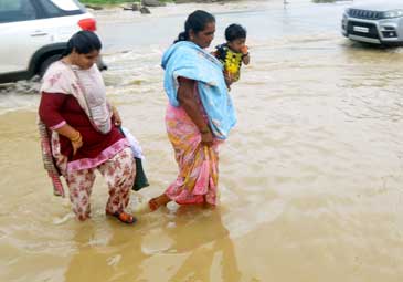 Heavy rain : ఒంగోలు, అనంతలో వర్ష బీభత్సం