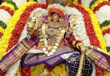 Tiruchanoor : పెద్దశేష వాహనంపై శ్రీ వైకుంఠ నారాయణుడి అలంకారంలో సిరులతల్లి